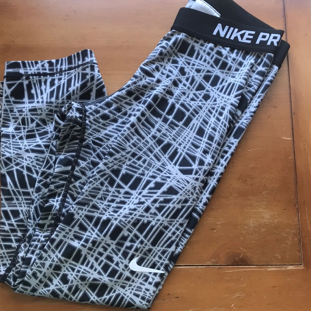 Nike pro running capris